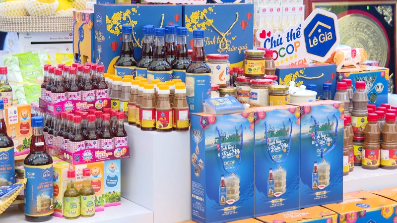 האטרקציה של הדוכן של מחוז טאנה הואה ביריד הסתיו