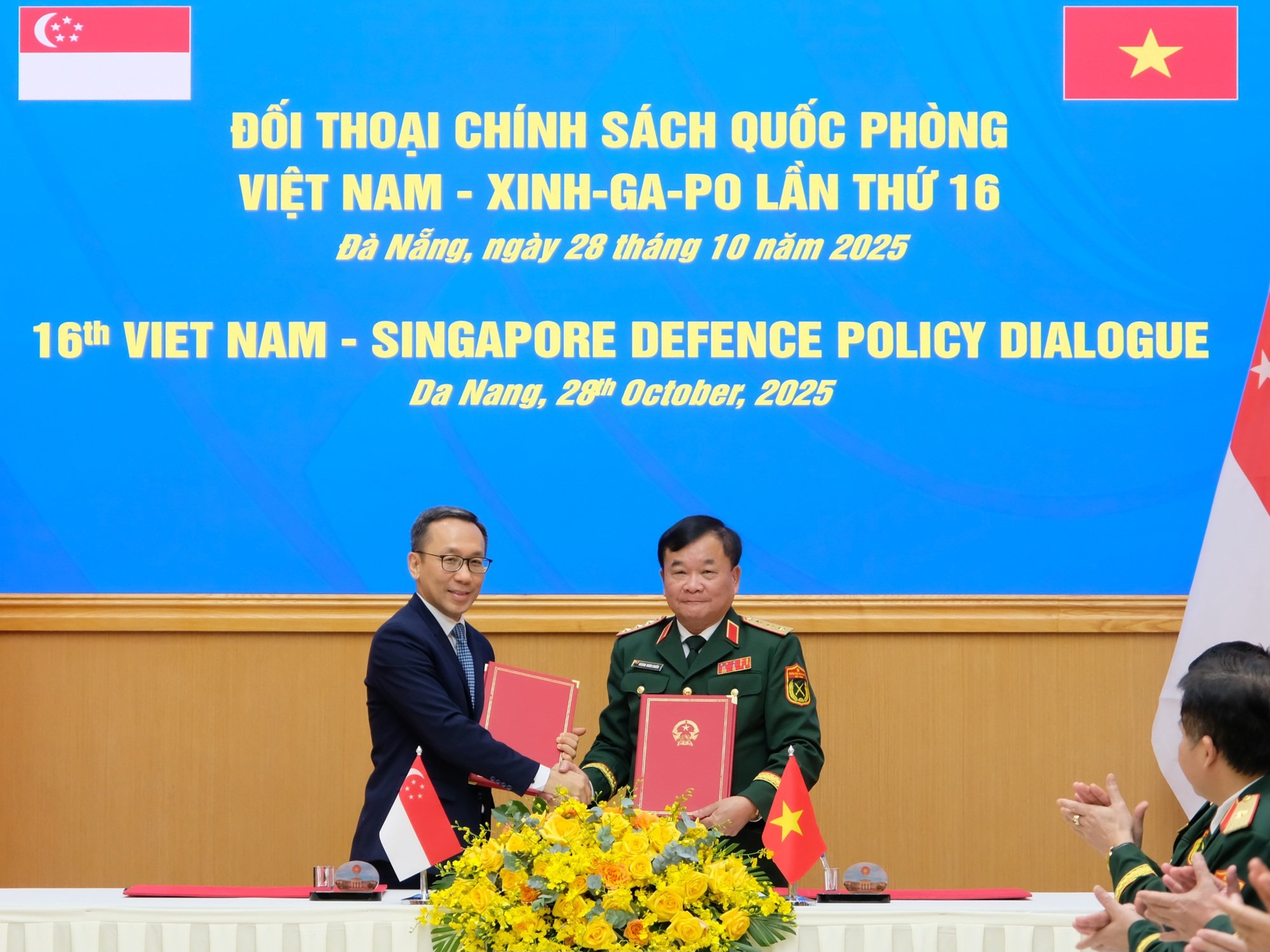 Đối thoại quốc phòng Việt Nam-Singapore: Hợp tác thực chất, vì hòa bình Đông Nam Á - Ảnh 4.
