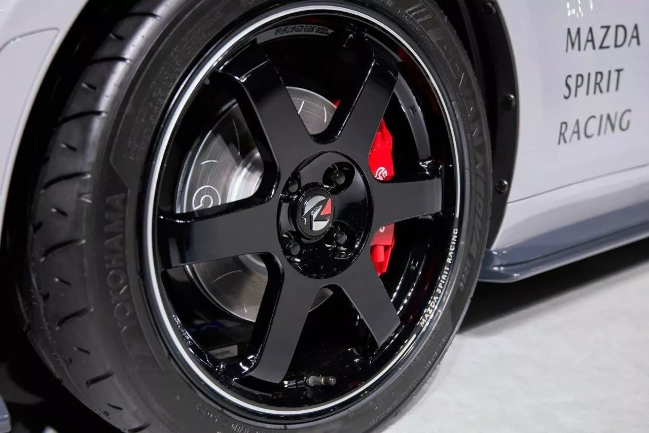 MX-5 Spirit Racing Roadster 12R брат 2