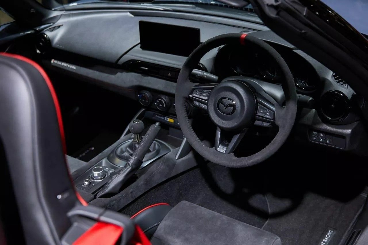 MX-5 Spirit Racing Roadster 12R брат 3