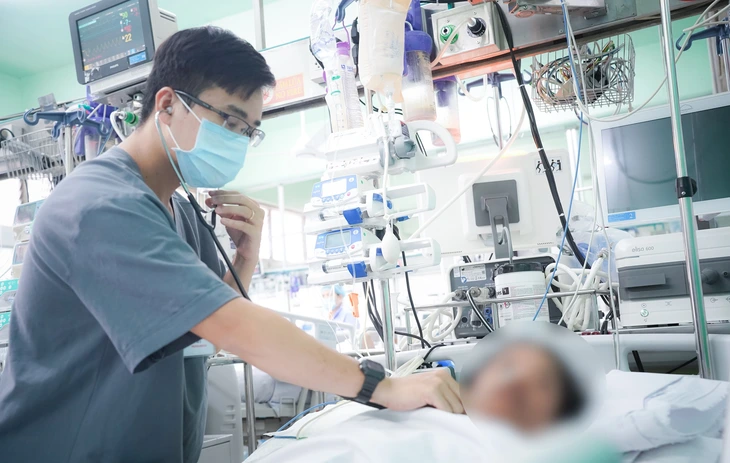 Frau mit stressbedingtem „Broken-Heart-Syndrom“, einer seltenen Erkrankung, wurde gerettet – Foto 1. trái tim tan vỡ - Ảnh 1.