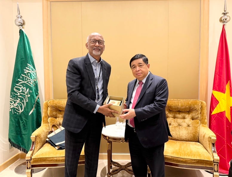 Visestatsminister Nguyen Chi Dung mottar verdens ledende strategiske konsulentgruppe – Foto 2. Phó Thủ tướng Nguyễn Chí Dũng tiếp tập đoàn tư vấn chiến lược hàng đầu thế giới- Ảnh 2.