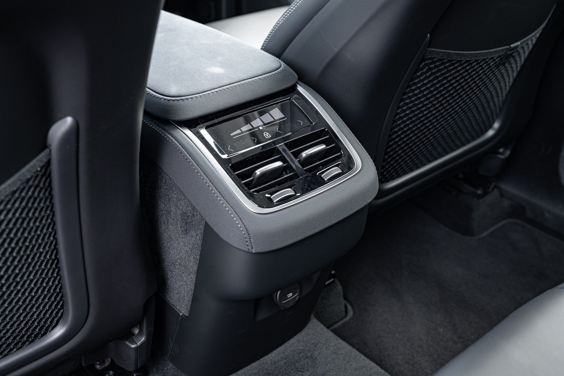 volvo, xc90, Сінгапур, volvo xc90, phev, гібрид із підзарядкою, м'який гібрид, mhev, позашляховик, скандинавська Велика Британія 9