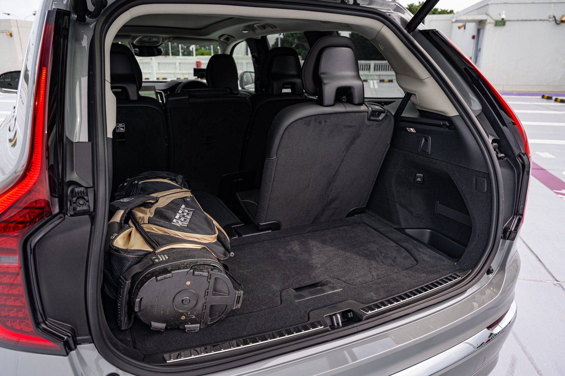 volvo, xc90, Сінгапур, volvo xc90, phev, гібрид із підзарядкою, м'який гібрид, mhev, позашляховик, Скандинавія, Велика Британія 7