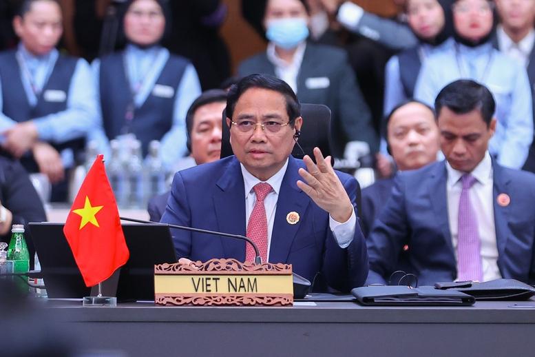 นายกรัฐมนตรีเสนอแนวทางยุทธศาสตร์ 3 ประการในการประชุมสุดยอดอาเซียน-จีน ครั้งที่ 28 - ภาพที่ 3 Thủ tướng đề xuất ba định hướng chiến lược tại Hội nghị Cấp cao ASEAN-Trung Quốc 28- Ảnh 3.