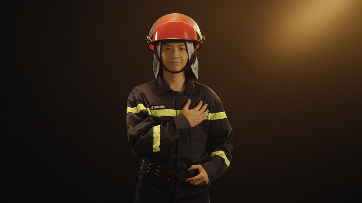 MV Chiến sĩ quả cảm: Nghe xong chỉ muốn gửi lời cảm ơn - Ảnh 4. Chiến sĩ quả cảm - Ảnh 4.