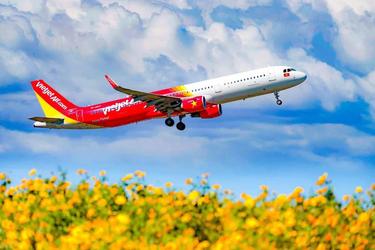 Bay khắp Việt Nam với 3 ngày vàng 0 đồng cùng Vietjet - Ảnh 1.