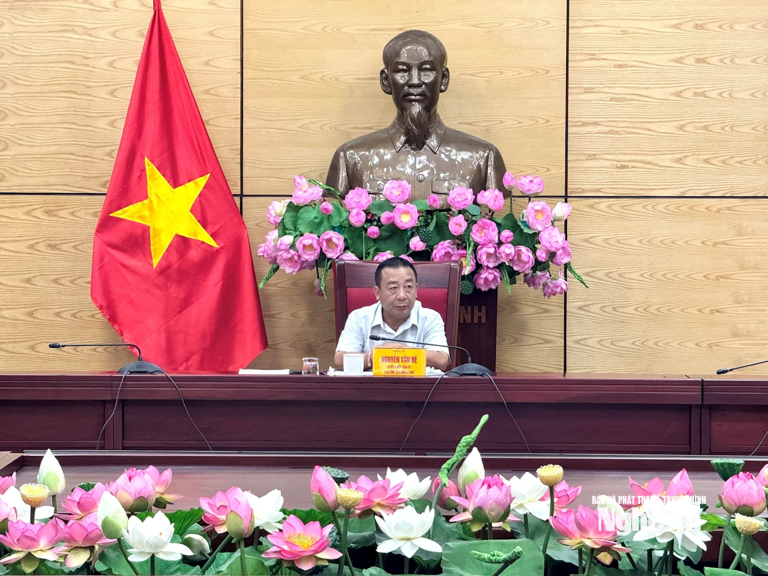 Komrad Nguyen Van De mempengerusikan