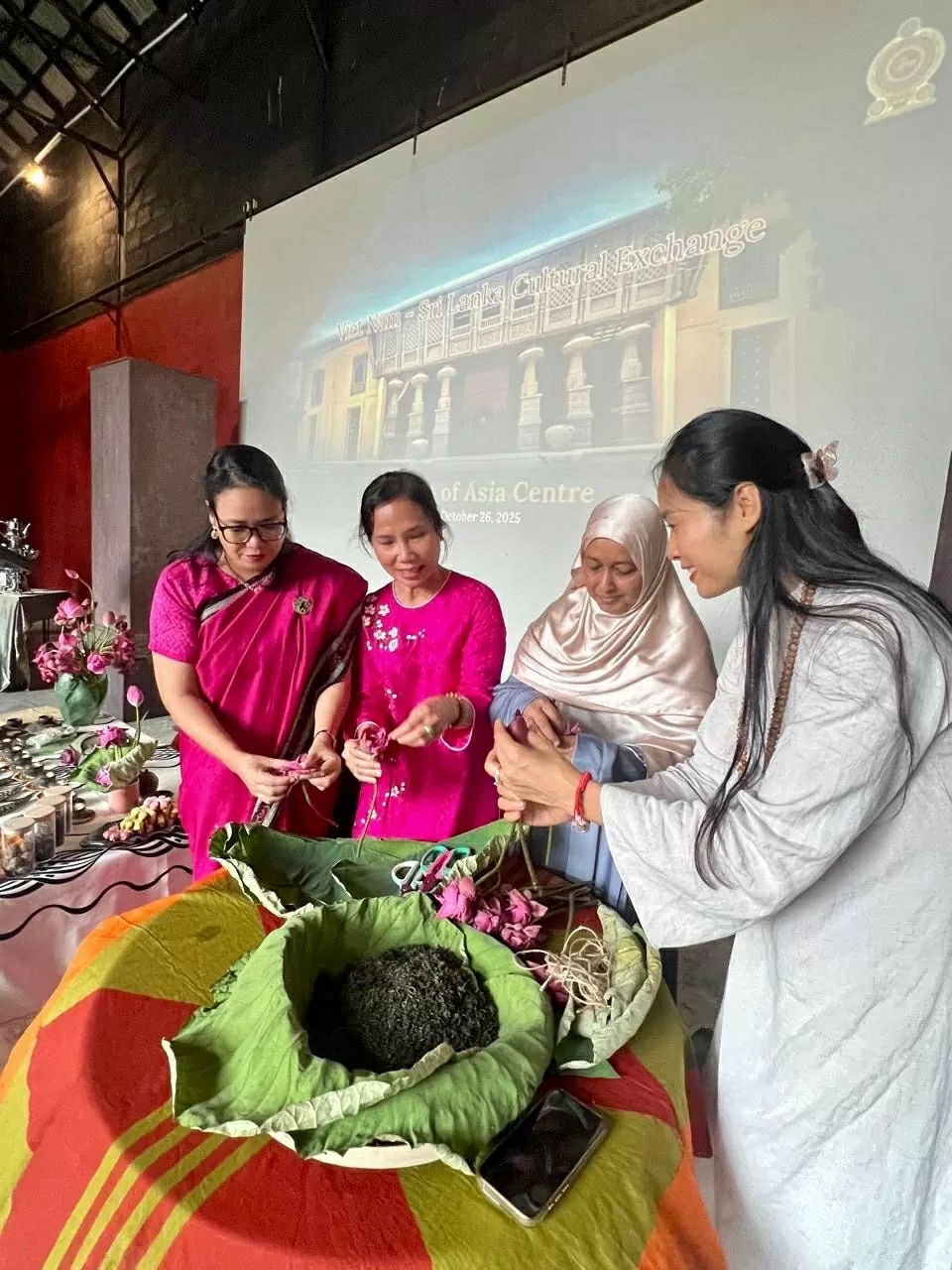 Vietnam-Sri Lankas tekulturutbyte: Spridning av värderingar som sofistikering och vänskap Giao lưu văn hoá trà Việt Nam-Sri Lanka: Lan toả những giá trị tinh tế và hữu nghị