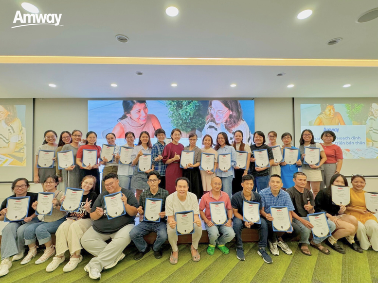 Amway Vietnam ស្ថិតក្នុងលំដាប់កំពូល 'កន្លែងធ្វើការល្អបំផុតរបស់វៀតណាម 2025' - រូបថត ១. Amway Việt Nam nằm trong top đầu 'Nơi làm việc xuất sắc hàng đầu Việt Nam 2025- Ảnh 1.