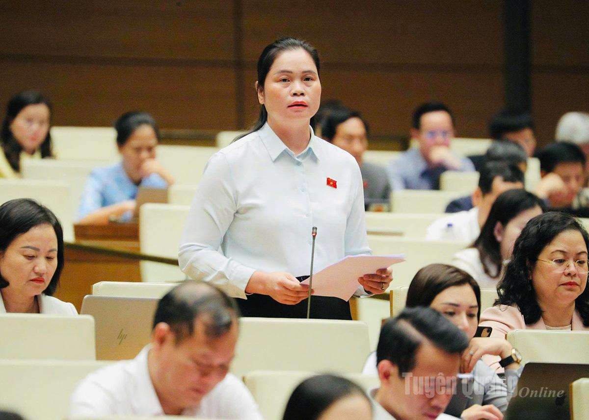 Delegierte Ma Thi Thuy ergriff in der Diskussion das Wort.