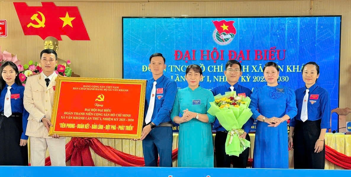 The 1st Congress of Van Khanh Commune Youth Union