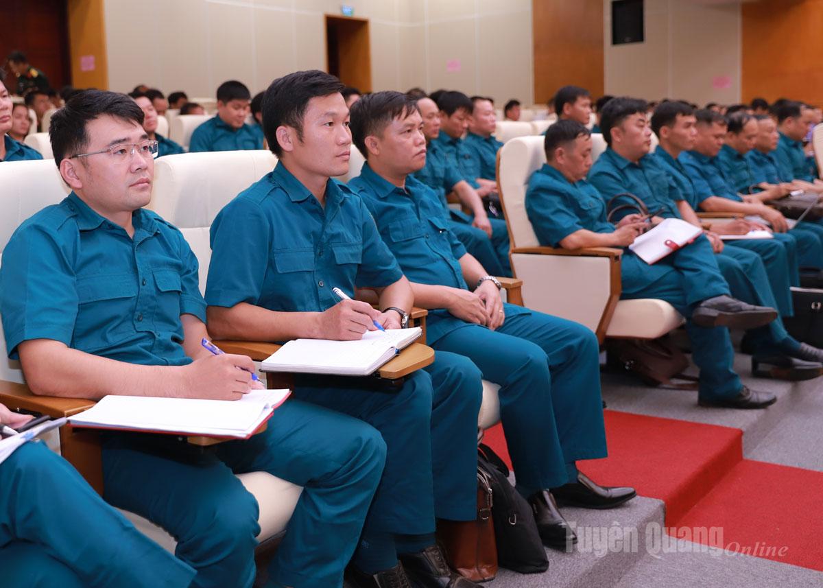 Representantes do Comando Militar de comunas e bairros participaram da conferência.