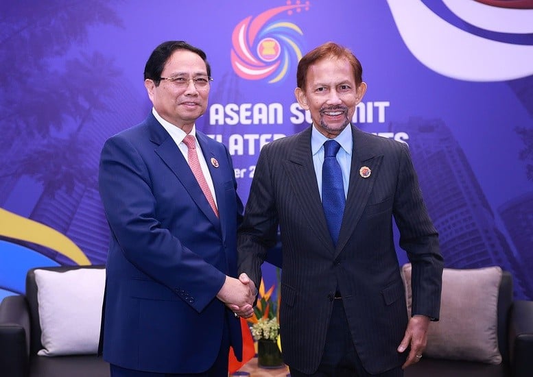 Premiärminister Pham Minh Chinh träffar sultan Haji Hassanal Bolkiah från Brunei Darussalam. (Foto: VGP/Nhat Bac)