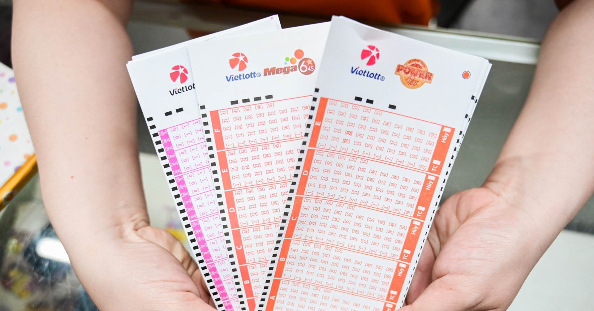 Vietlott lại tìm thấy vé số trúng độc đắc gần 3,3 tỷ đồng