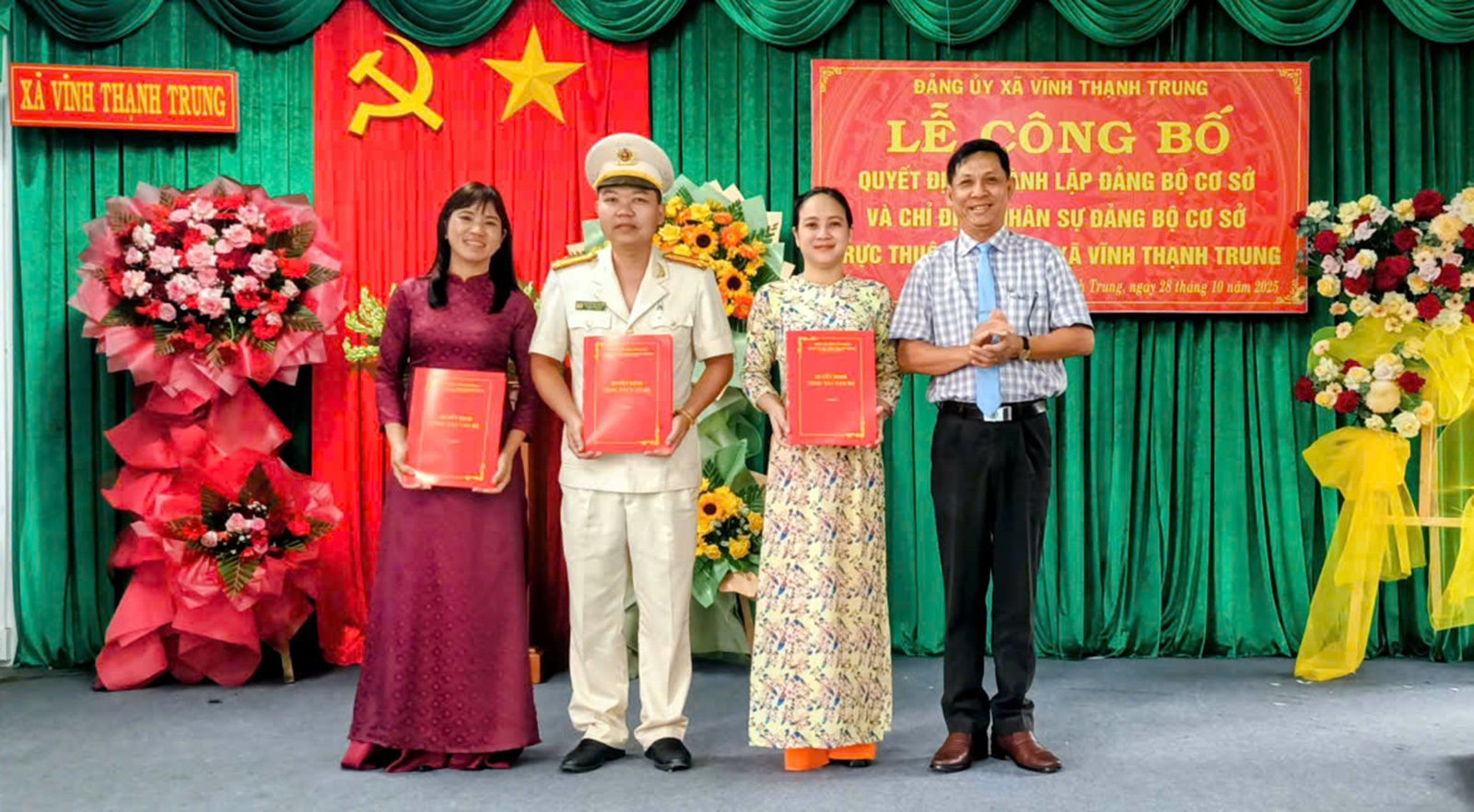 विन्ह थान ट्रुंग कम्यून पार्टी समिति के तहत 3 नई जमीनी स्तर की पार्टी समितियों की स्थापना