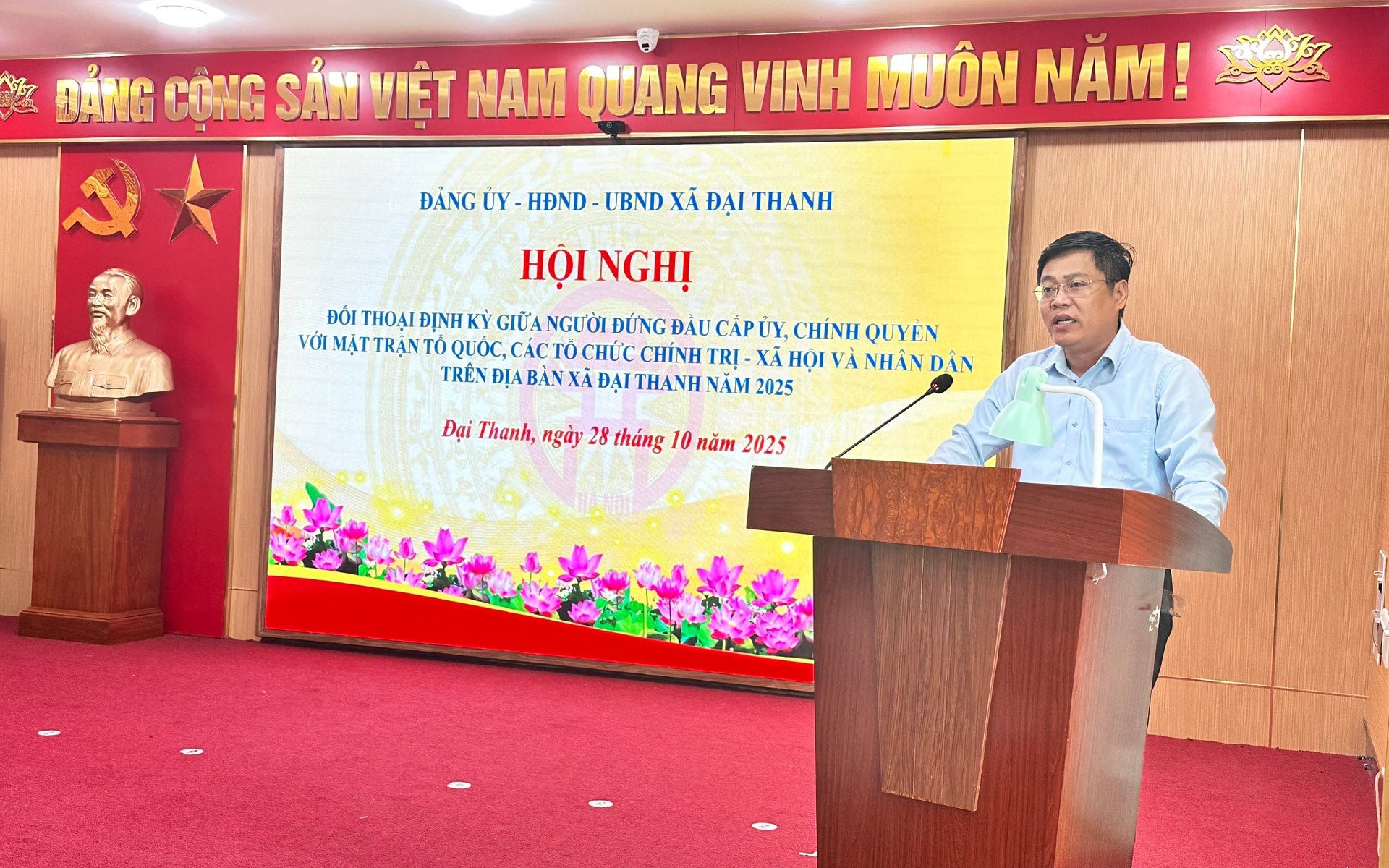 Bí thư Đảng ủy, Chủ tịch HĐND xã Đại Thanh Đặng Đức Quỳnh phát biểu tại buổi đối thoại