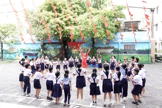 'Giáo dục thành phố chưa bao giờ đặt nặng vấn đề học và thi cử' - Ảnh 3.