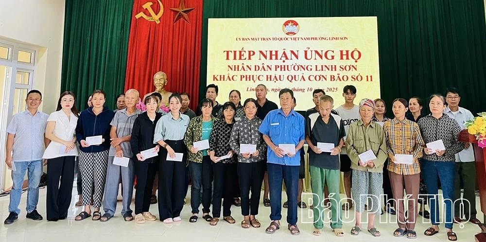 សមាគមសហគ្រិនវ័យក្មេងខេត្ត Phu Tho ផ្តល់អំណោយឧបត្ថម្ភដល់ជនរងគ្រោះដោយទឹកជំនន់នៅខេត្ត Lang Son