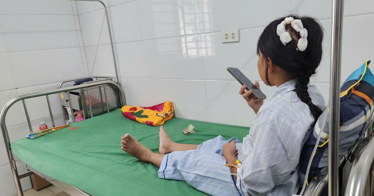 Vụ bé gái ở Hà Tĩnh bị bạo hành: 'Bố dùng búa đánh con...'