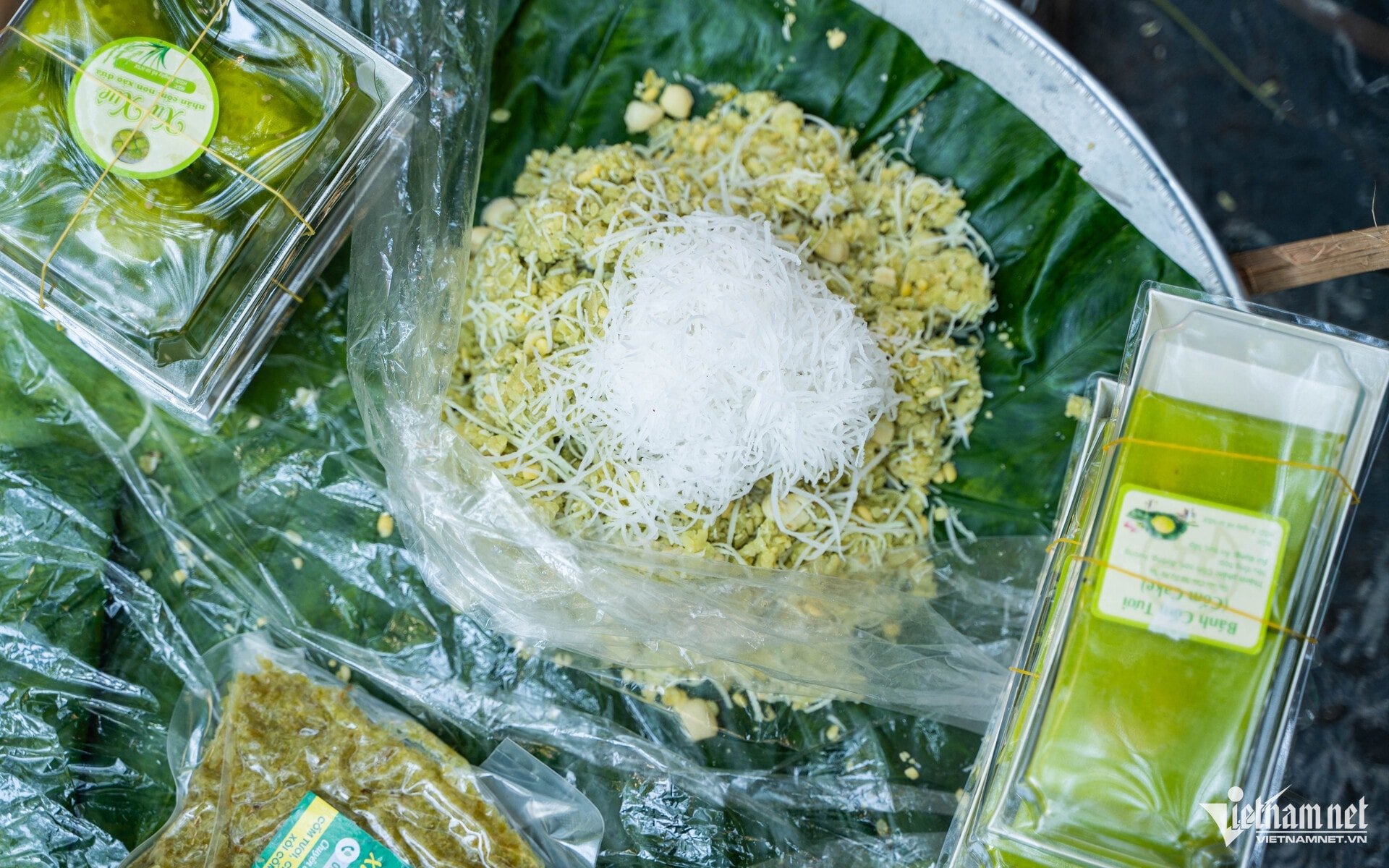 ข้าวเหนียวกับข้าวเขียว ดึงดูดลูกค้า