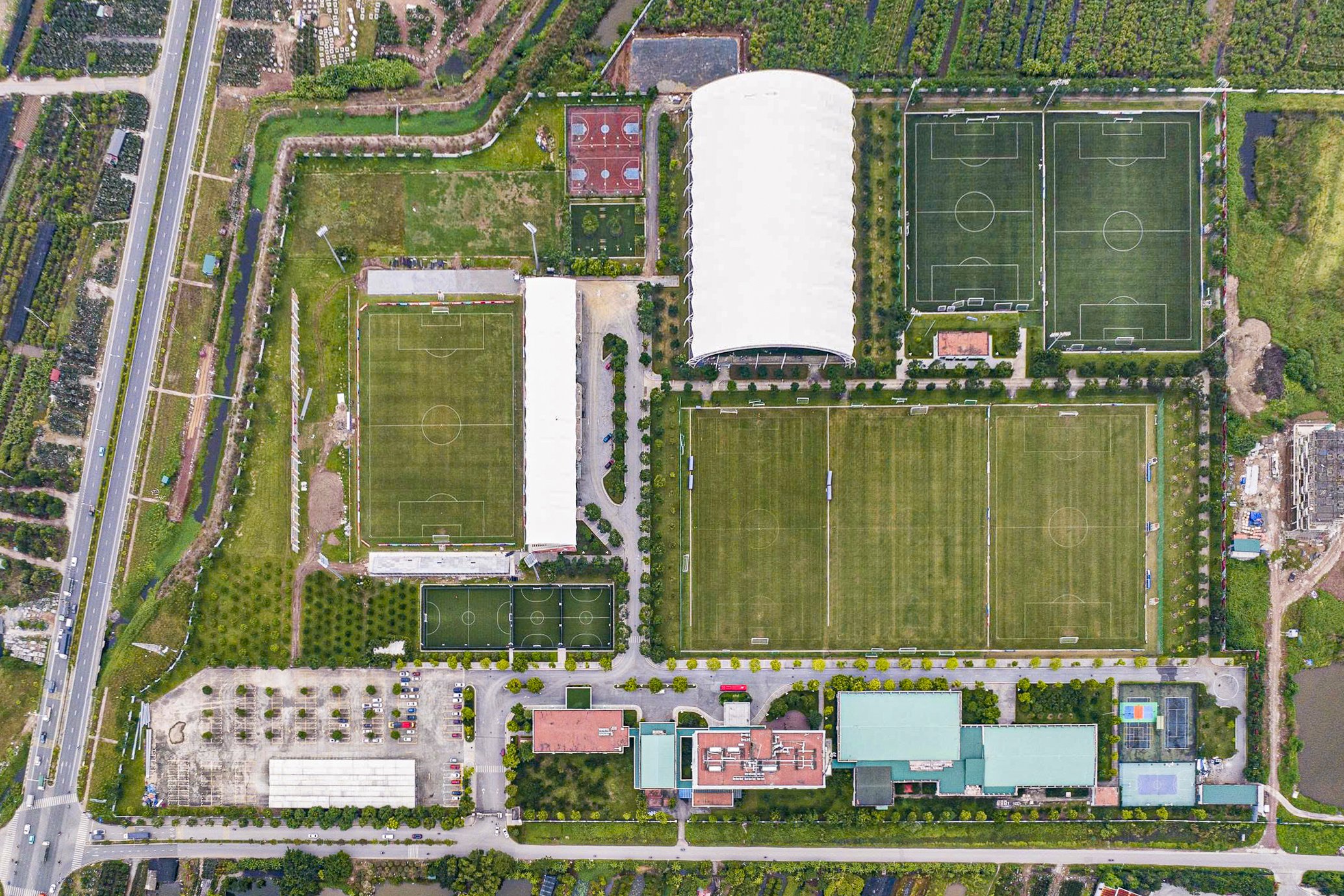 Hình ảnh nơi sắp xây sân vận động lớn nhất Việt Nam: Công trình thể thao tầm cỡ thế giới- Ảnh 1.