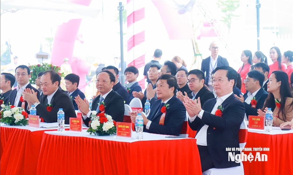 انگریزی: خبر