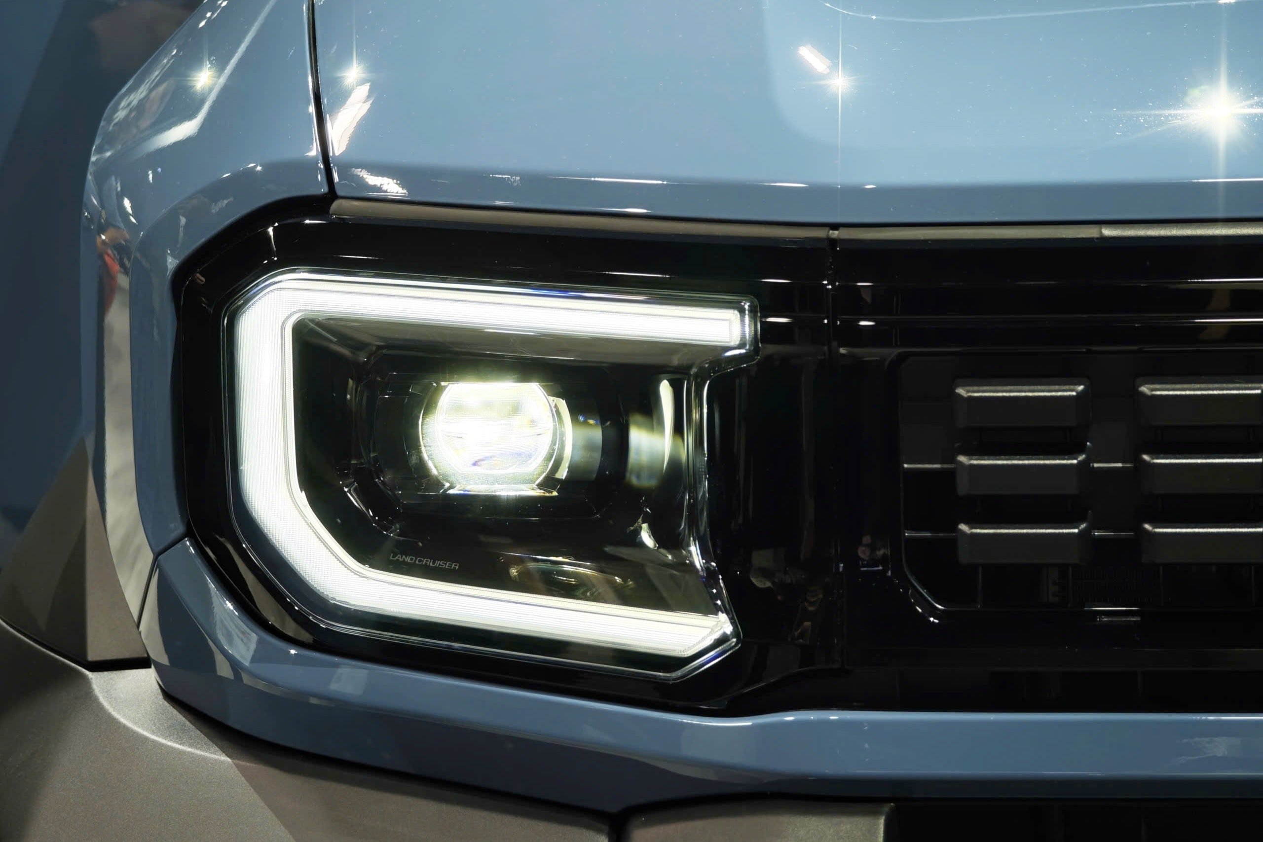 Toyota Land Cruiser FJ brat 2