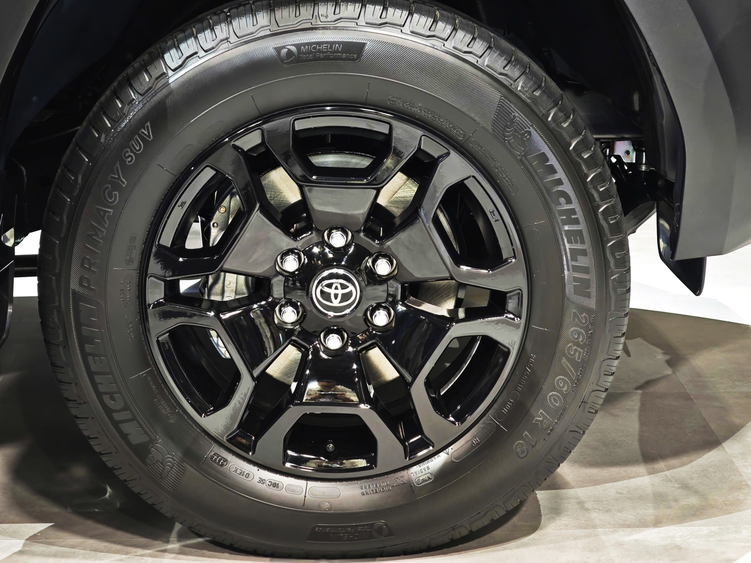 Toyota Land Cruiser FJ brat 6