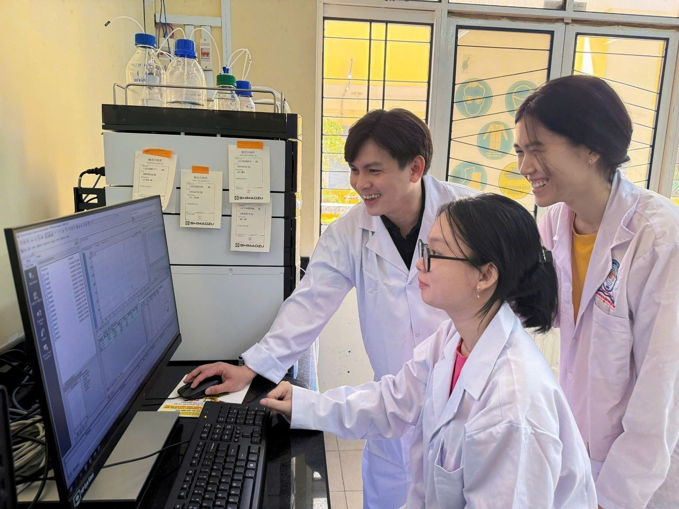 Tiến sĩ trẻ tạo ra vật liệu nano điều trị ung thư