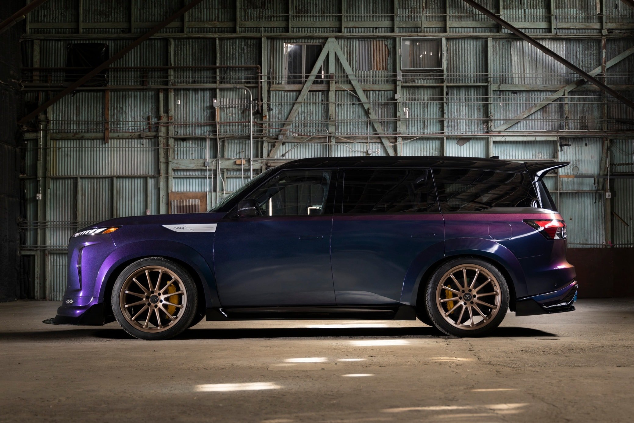 شاسیبلند، سوپراسپرت، نیسان، نیسان جیتی-آر، جیتی-آر، اینفینیتی، اینفینیتی کیوایکس۸۰، کیوایکس۸۰، کیوایکس۸۰ آر-مشخصات تصویر ۴