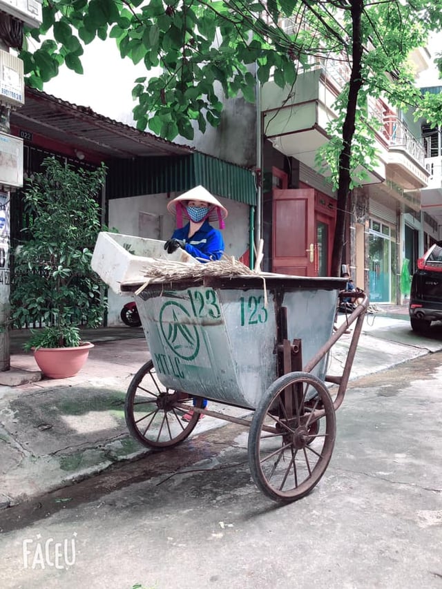 ‘Cây sáng kiến’ diệt rác, ươm mầm xanh - Ảnh 1.