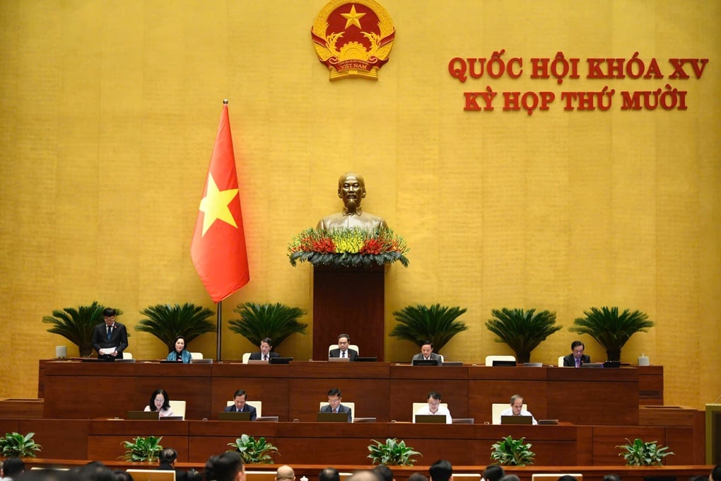 Forslag om å øke lønningene for tjenestemenn og embetsmenn fra 1. januar 2026 - 1.