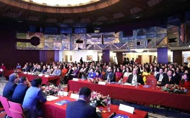 Det 14:e Vietnam Business Forum i Europa Diễn đàn doanh nghiệp Việt Nam tại châu Âu lần thứ 14