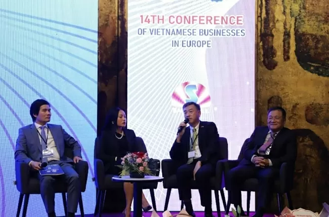 Det 14:e Vietnam Business Forum i Europa Diễn đàn doanh nghiệp Việt Nam tại châu Âu lần thứ 14
