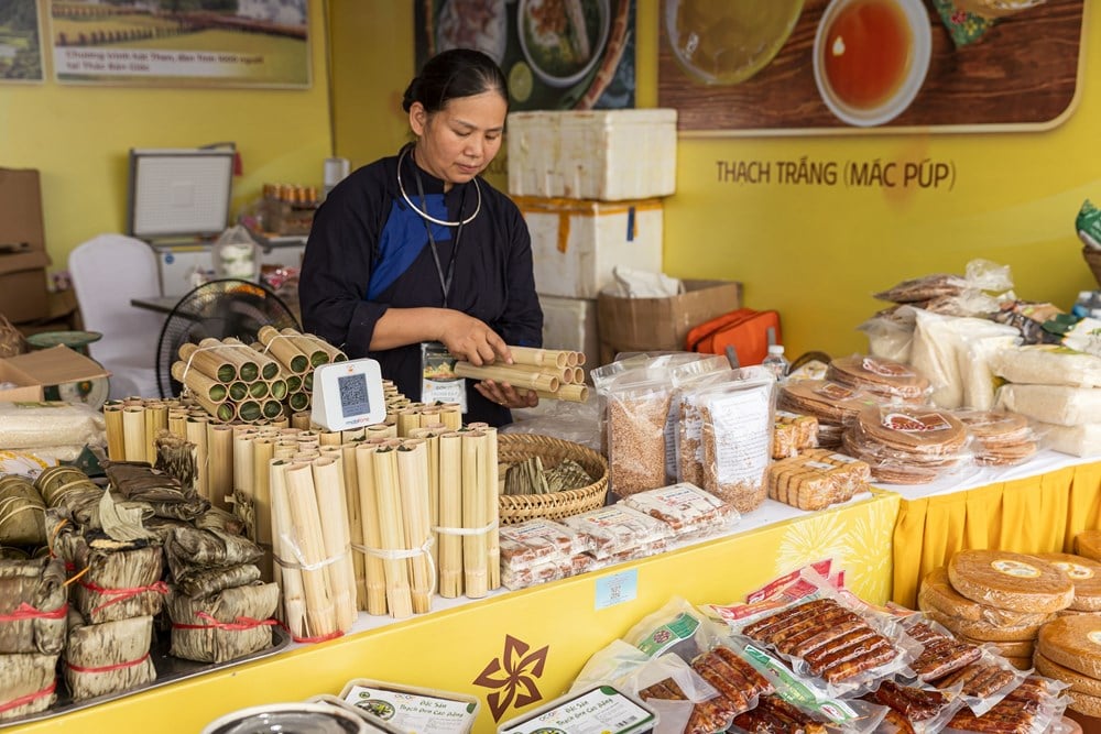 ງານຕະຫຼາດນັດລະດູໃບໄມ້ຫຼົ່ນຄັ້ງທຳອິດ - ປີ 2025: ອາຫານ “ສຸດຍອດ” - “ງານລ້ຽງທີ່ຮ້ອນທີ່ສຸດ” ໃນຕອນນີ້ - ຮູບ 9