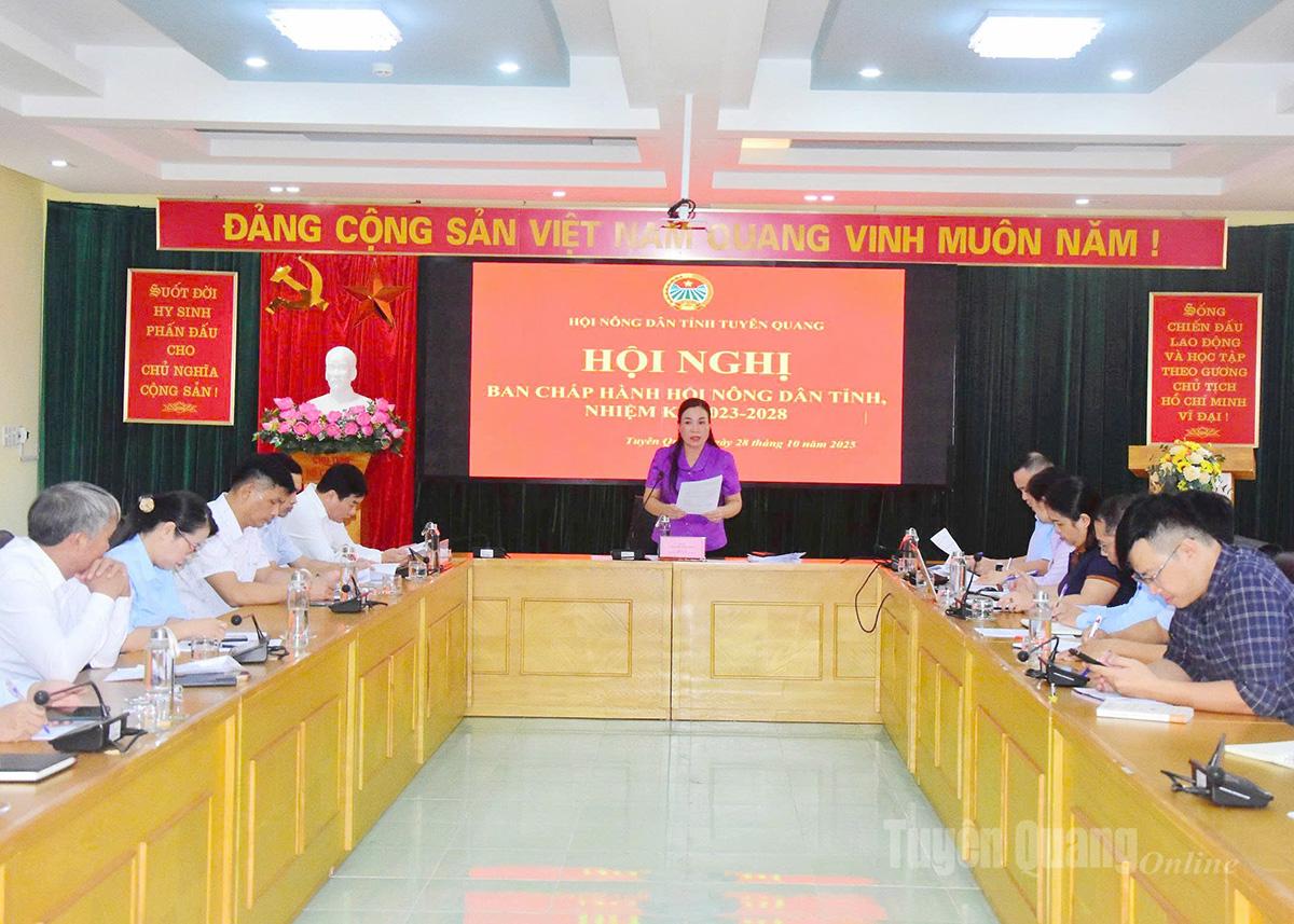 ថ្នាក់ដឹកនាំសមាគមកសិករខេត្តជាប្រធានអង្គសន្និបាត។