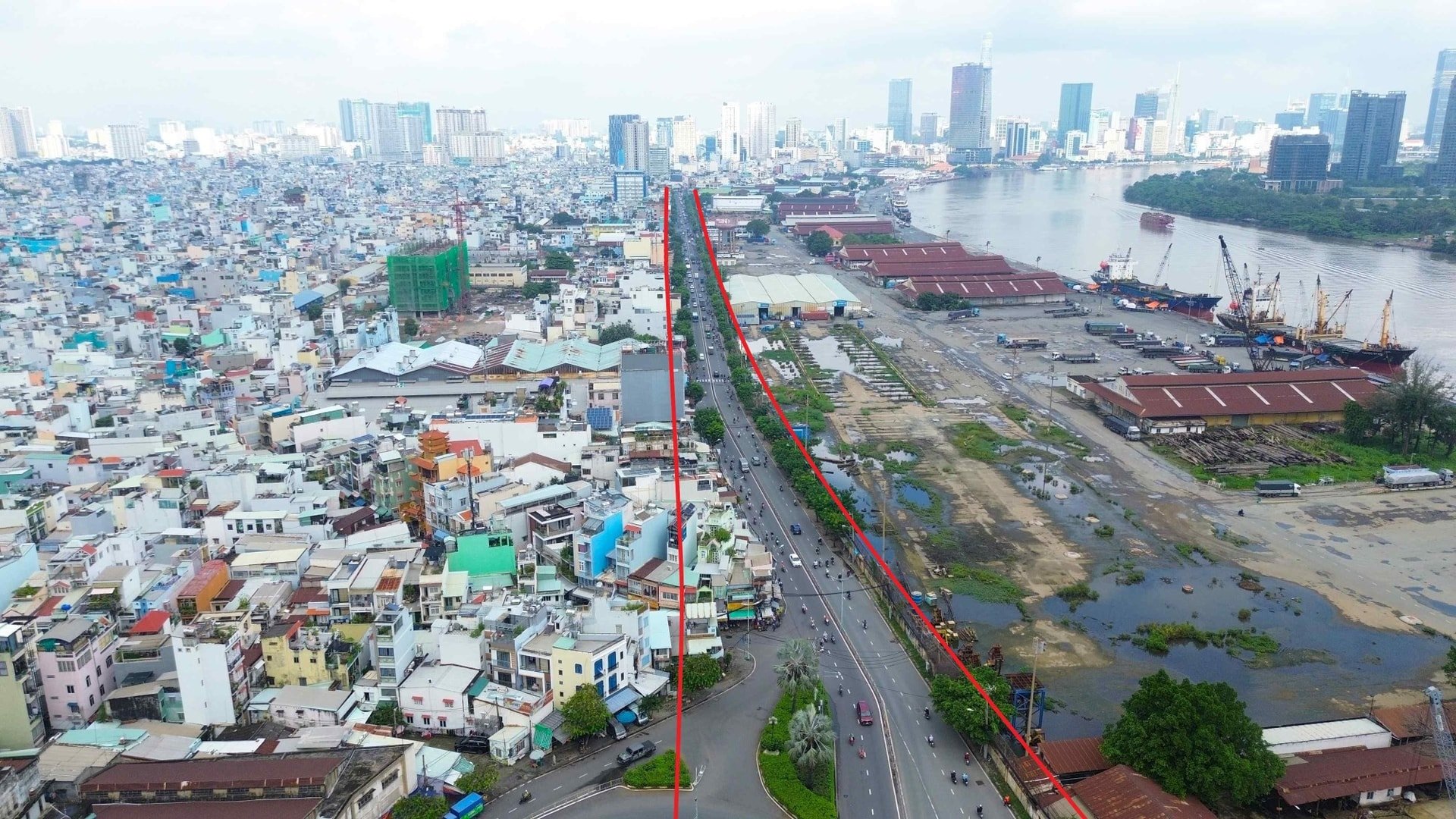 نمای پانوراما از خیابان نگوین تات تان، مسیری که مرکز شهر هوشی مین را به جنوب شهر متصل میکند.