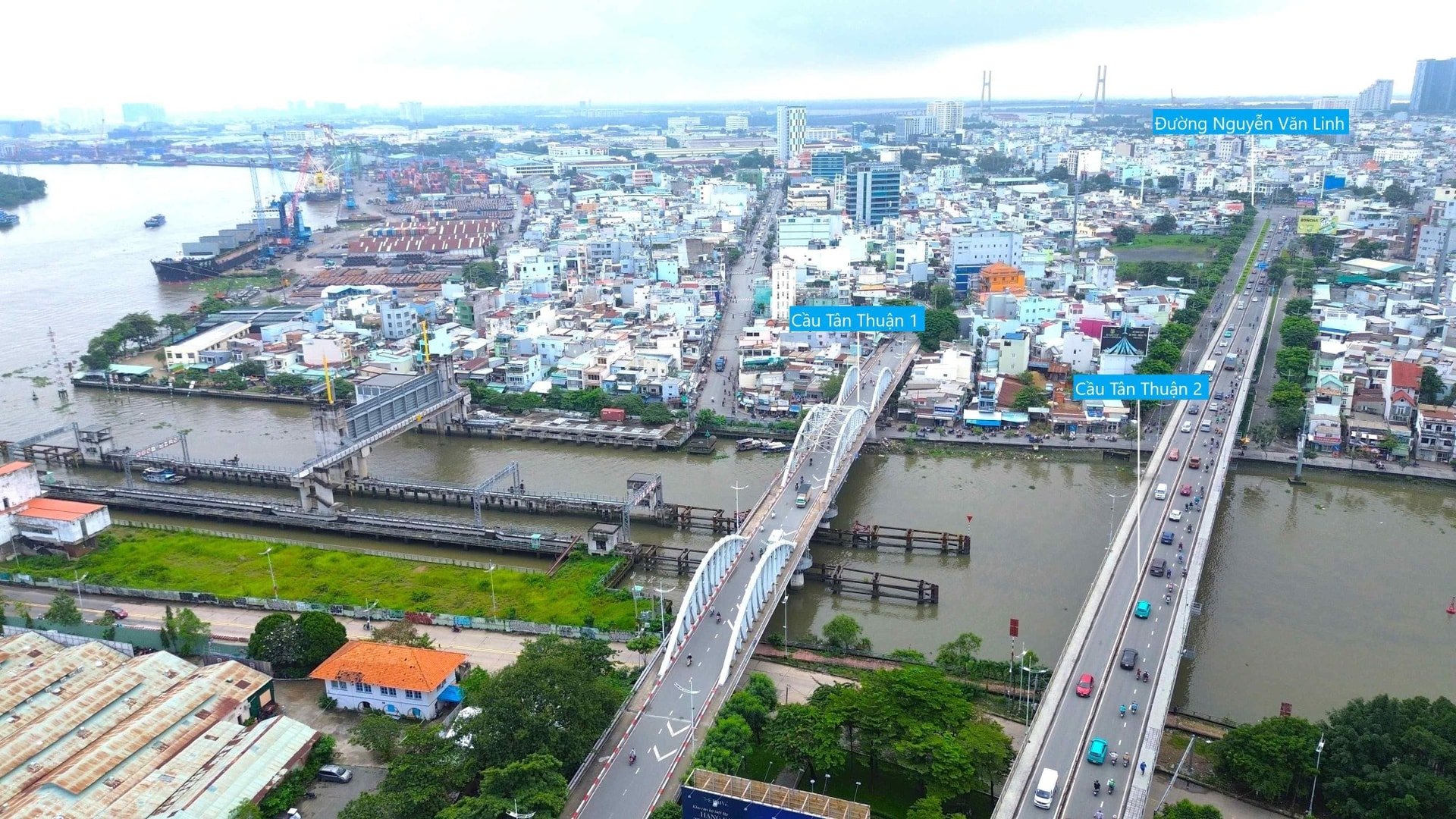 پلهای موجود Tan Thuan 1 و Tan Thuan 2 از روی کانال Te عبور میکنند.