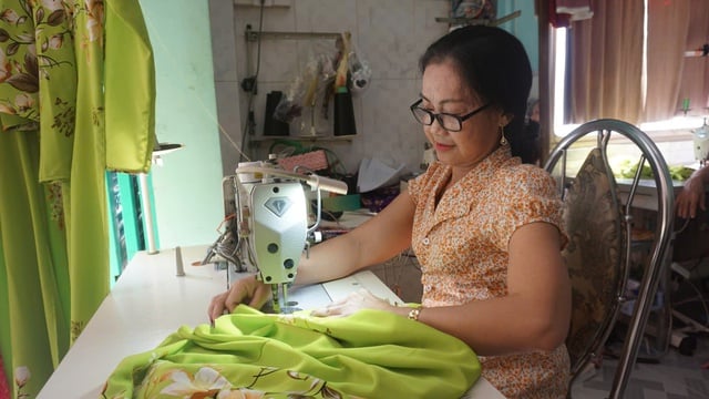 Những đường kim mũi chỉ yêu đời, thương người  - Ảnh 1.