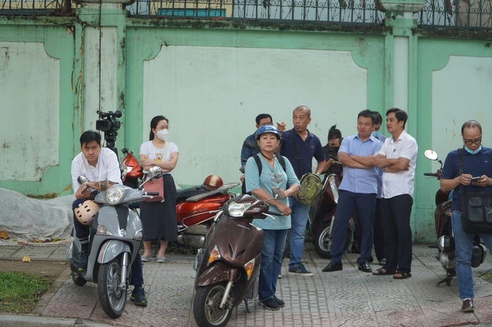 TP HCM: Trường học khẩn trương báo cáo về tình hình phức tạp an toàn giao thông giờ cao điểm  - Ảnh 1.