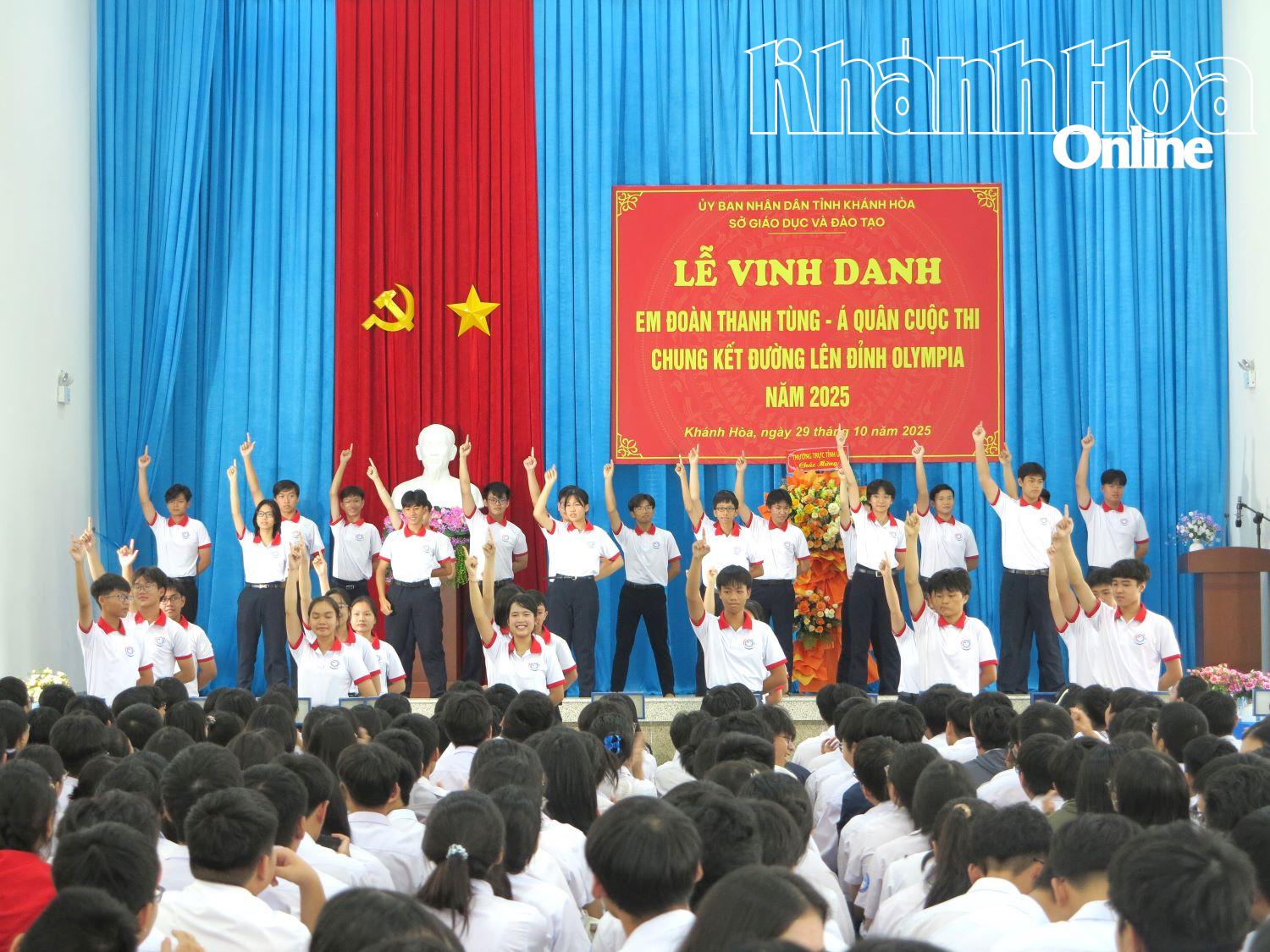 Tiết mục văn nghệ tại buổi lễ.