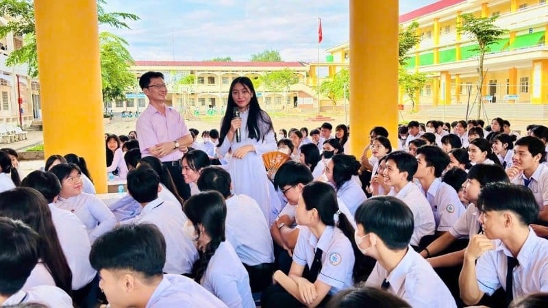 מפגש תקשורת בנושא