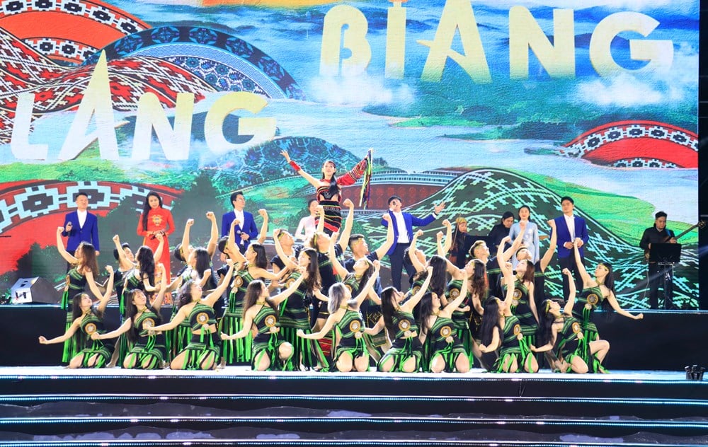 لام دونگ: پروژه‌ای برای توسعه صنعت فرهنگی خواهد ساخت - عکس ۲