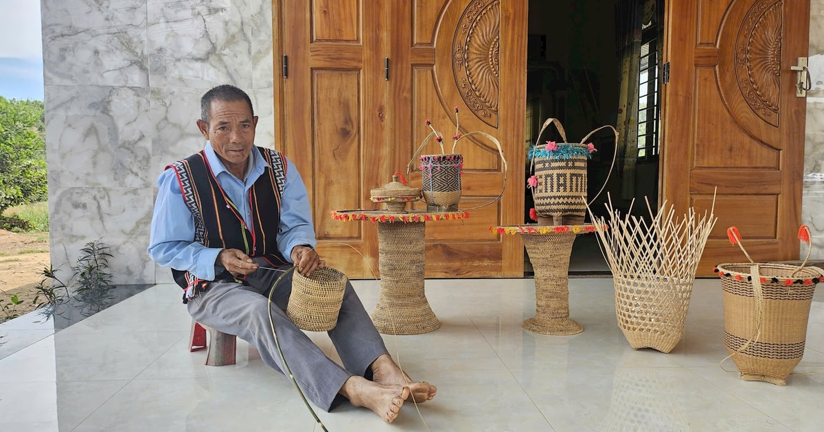 Đưa chính sách đến với đồng bào dân tộc thiểu số