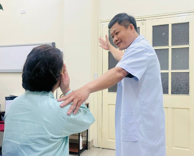 U tuyến yên liên tục tái phát, bệnh nhân được chỉ định  mở cùng lúc 2 đường mổ- Ảnh 1. U tuyến yên liên tục tái phát, bệnh nhân được chỉ định  mở cùng lúc 2 đường mổ- Ảnh 1.