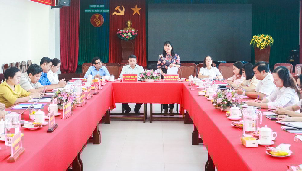 Tovarășa Le Thi Thuy Kieu - membră a Comitetului Provincial de Partid, vicepreședintă a Consiliului Popular Provincial, a remarcat o serie de probleme care necesită atenție.