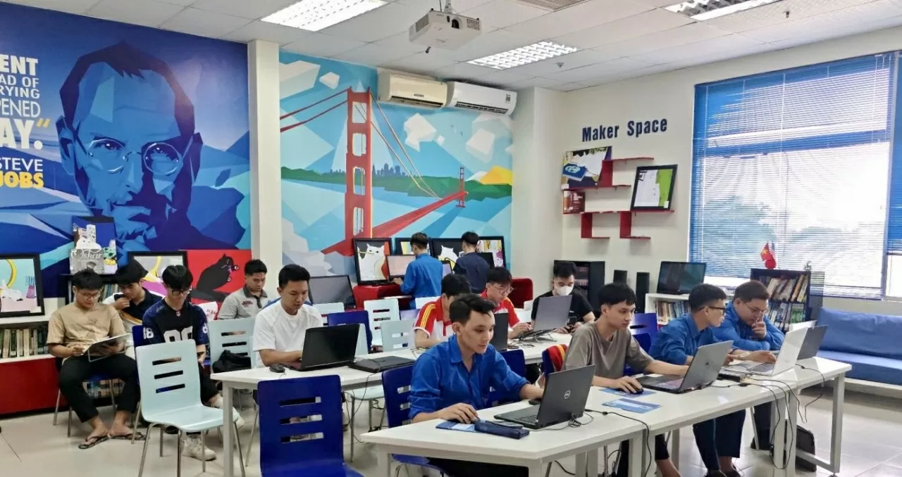 إعادة رسم خريطة التعليم العالي الفيتنامي في عصر التنمية الجديد Vẽ lại bản đồ giáo dục đại học Việt Nam trong kỷ nguyên phát triển mới