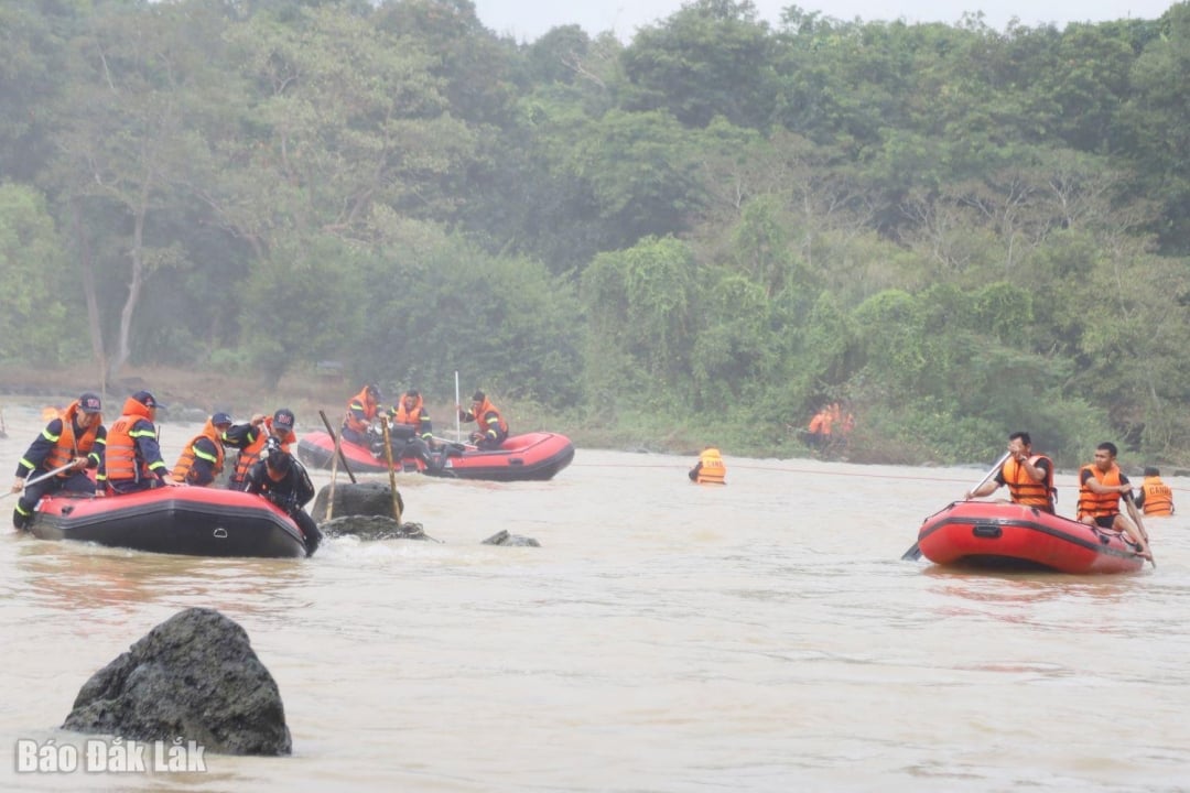 কাল্পনিক পরিস্থিতি অনুসারে অনুশীলন অনুশীলনে অংশগ্রহণকারী বাহিনী।