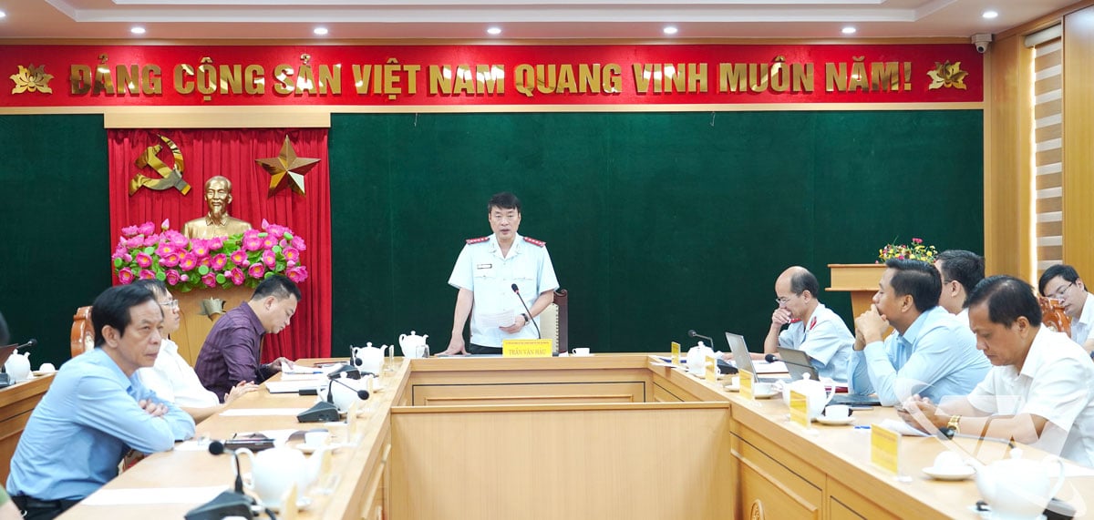 Delegater som deltar i dialogen.